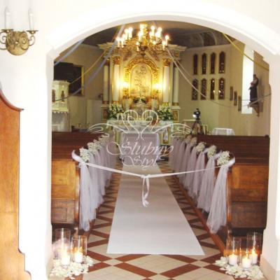 Ślubna dekoracja kościoła