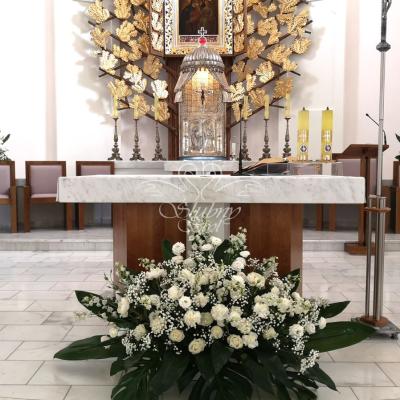 Sanktuarium Matki Pocieszenia - dekoracja ołtarza