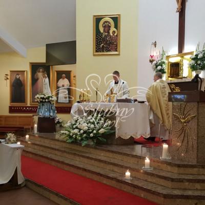 Dekoracje ślubne kościoła w Pile