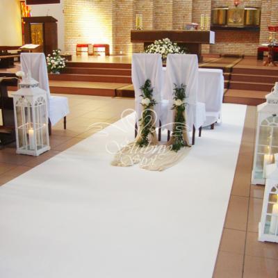 Latarnie w dekoracji ślubnej w Sanktuarium Miłosierdzia Bożego w Poznaniu