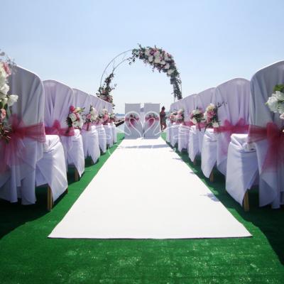 Biały dywan na ślubie cywilnym -  ślub poza urzędem stanu cywilnego 